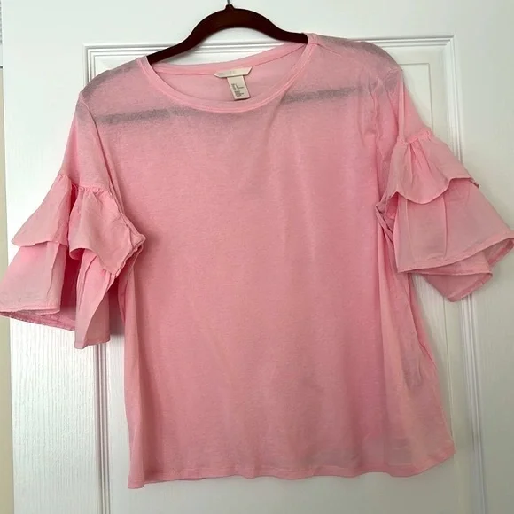 H&M flutter sleeve t-shirt in pink. Gently used. Runs big. Great summer piece. - Picture 4 of 6